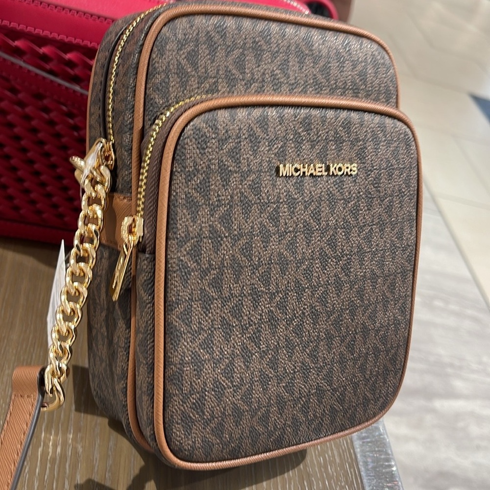 MICHAEL KORS Jet Set Travel Md Logo Crossbody Flight Bag # 35F1GTVC2B NWT
Brown - Picture 10 of 16